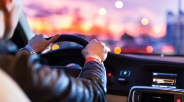 سرقة الأموال.. فتاة تستنجد بعد استغلال سائق تطبيق نقل ذكي لها بشكل غير قانوني